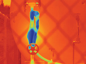 FLUKE_TI400_focused_on_valve_and_pipes_IR_00055_299x224.jpg